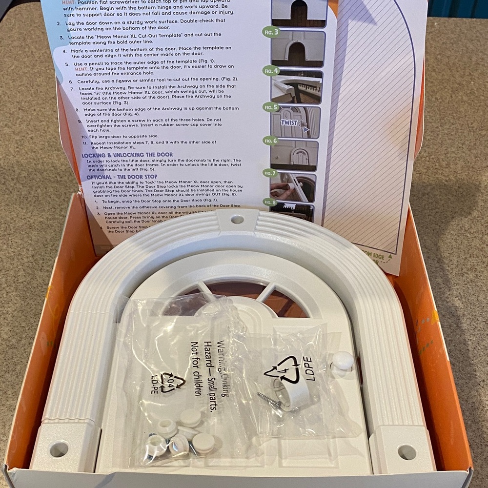 Purrfect Portal - Meow Manor XL Cat Door NIB